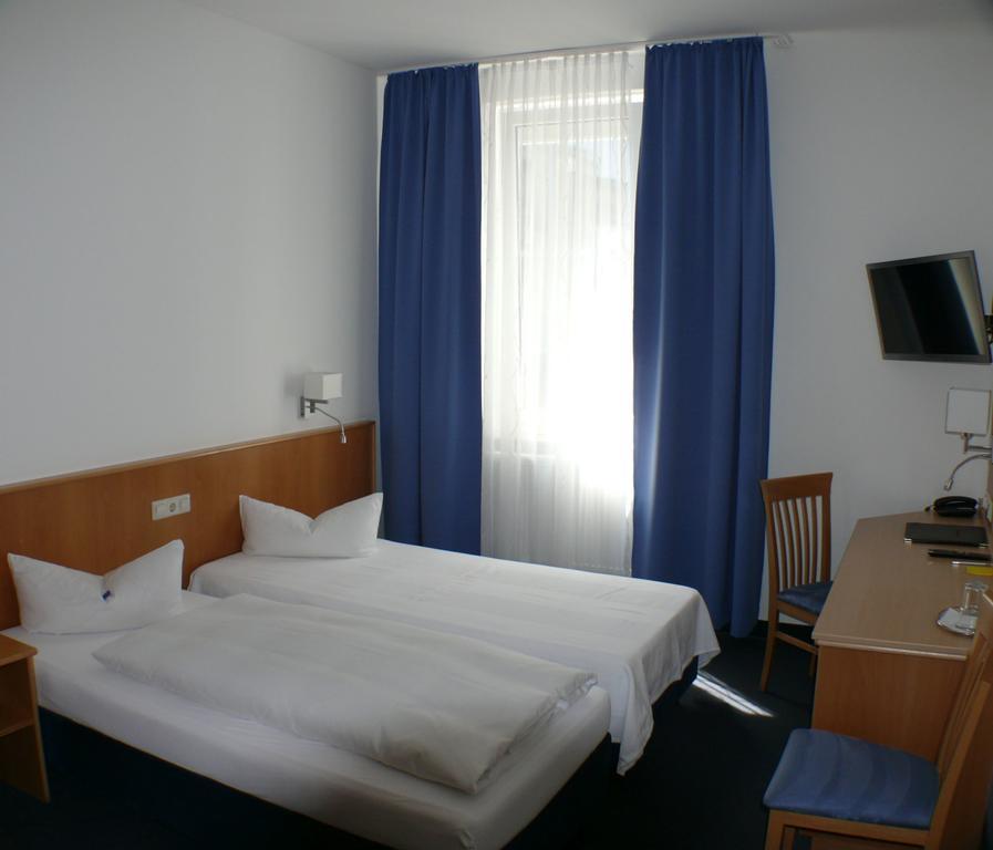 Hotel Garni - Haus Gemmer 코부르크 객실 사진